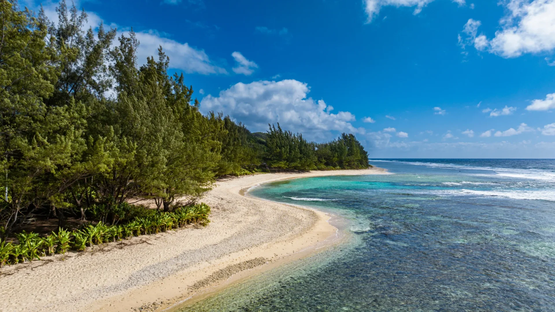 Plage de Rurutu © Michael Runkel