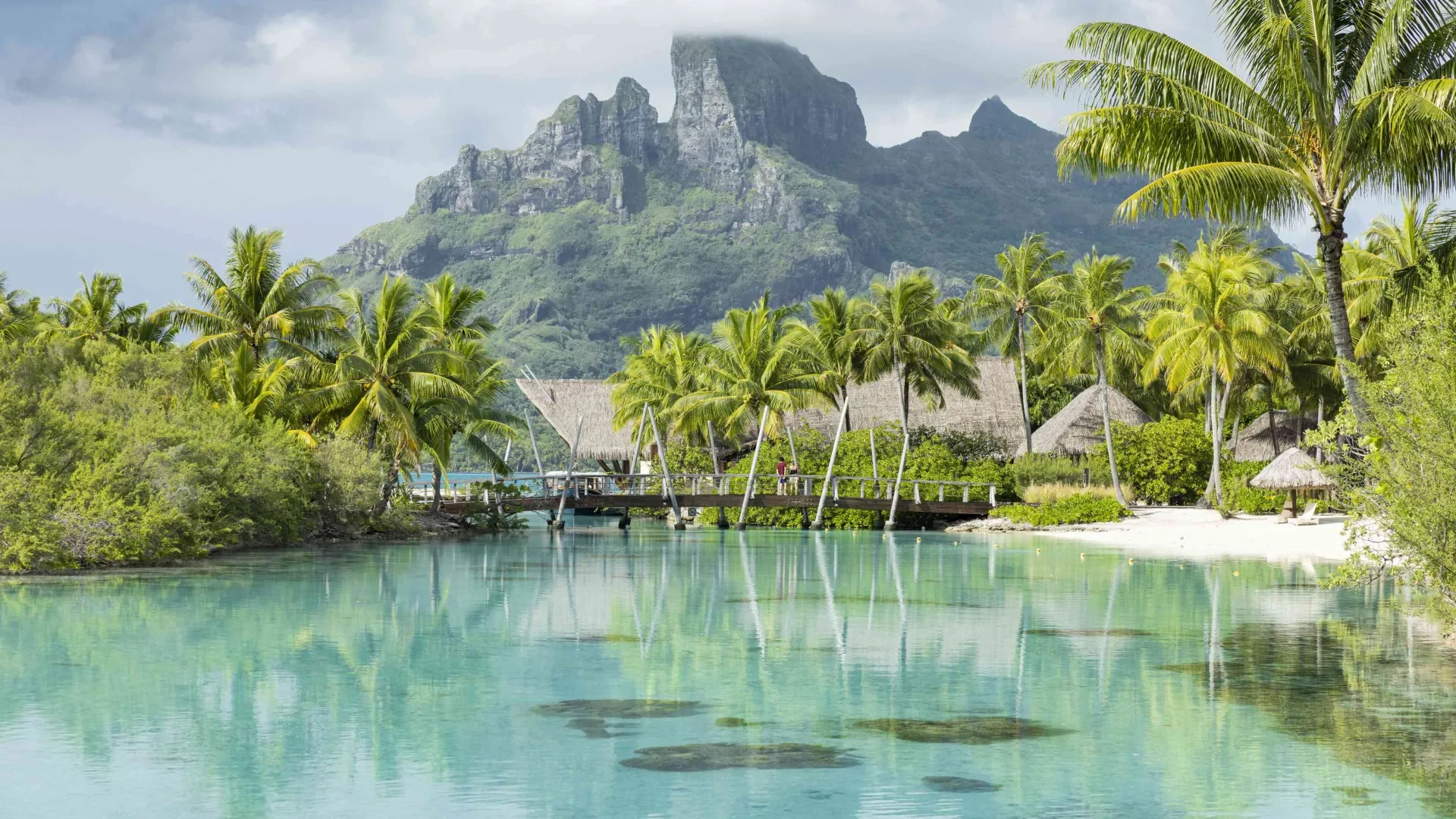 Vue sur le mont Otemanu à Bora Bora © Grégoire Le Bacon