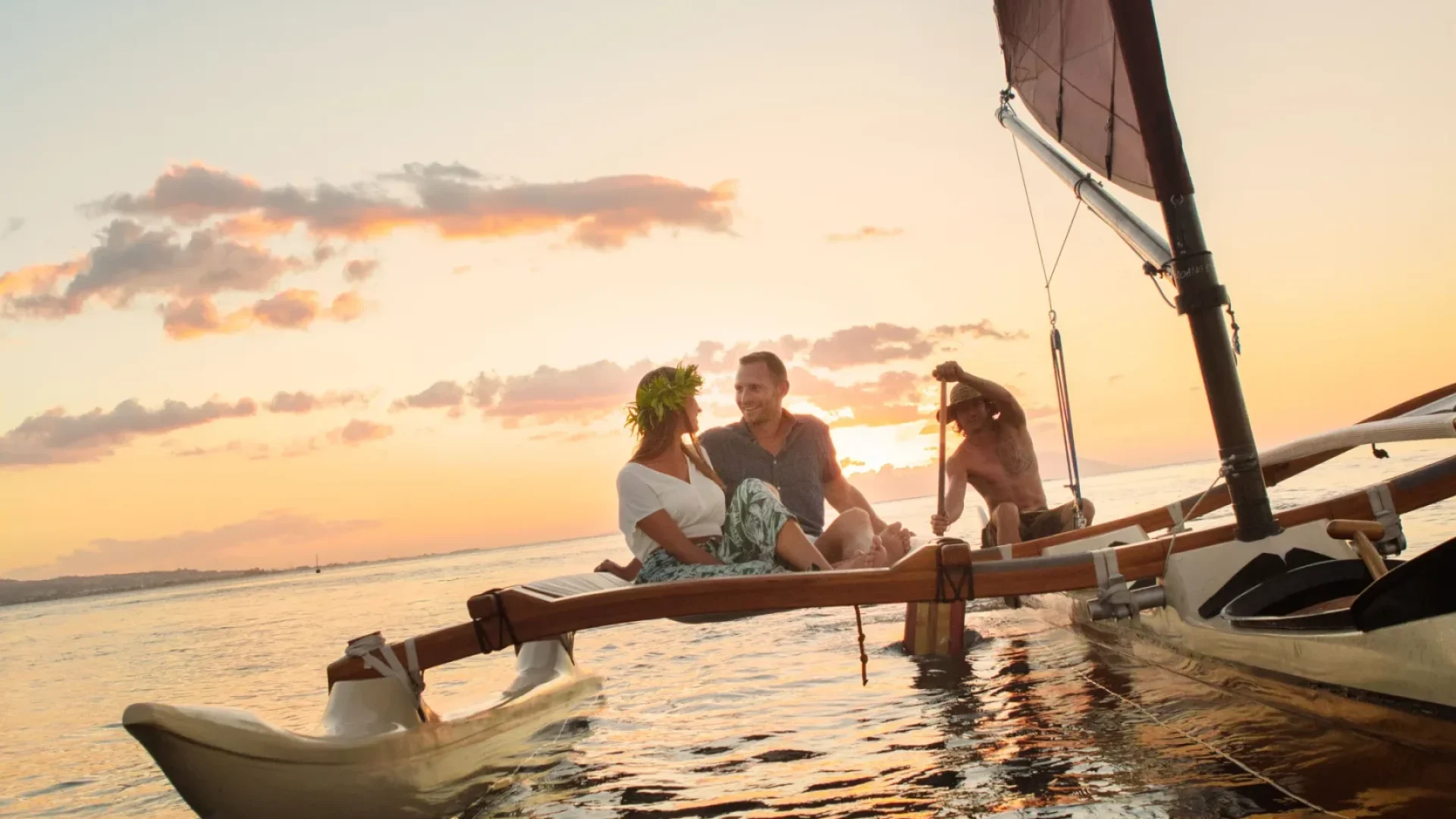 Naviguer sur le lagon en pirogue © Grégoire Le Bacon