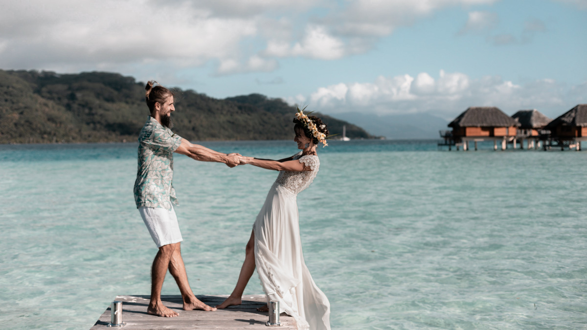 https://tahititourisme.de/wp-content/uploads/2023/02/photos-mariage-moorea-tahiti-photographe-marie-production.jpg